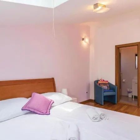 Veruda By Guide * Pula